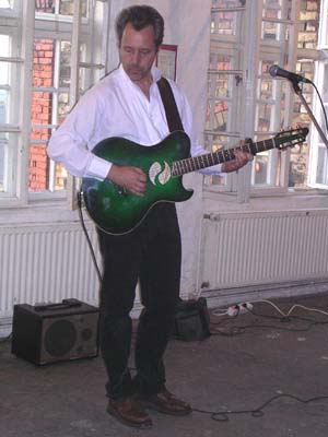 Hugh Featherstone playing at the Werketage, Berlin