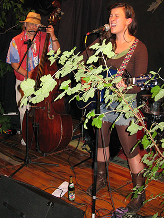 Rue Bunte, 48 Stunden Neukölln 2009 - Laura Bean Konzert