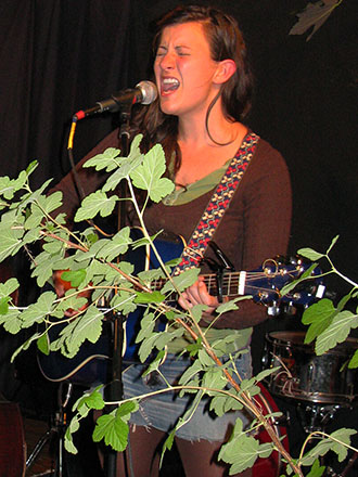 Rue Bunte, 48 Stunden Neukölln 2009 - Laura Bean Konzert