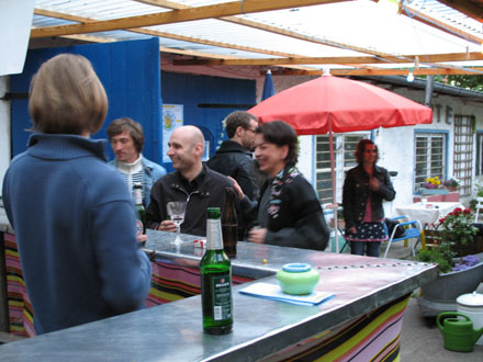 Rue Bunte Garten und Bar