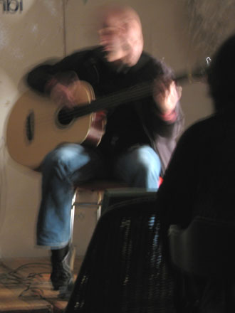 Ingo Geishecker spielt im Rue Bunte Studio