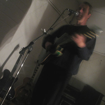 Hugh Featherstone und Kim Bastian spielen im Rue Bunte Studio